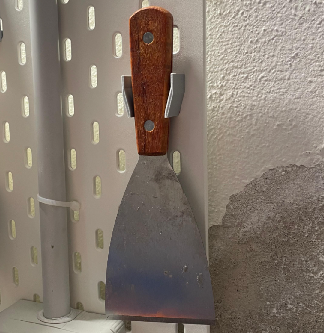 Universal spatula holder for Ikea Skadis