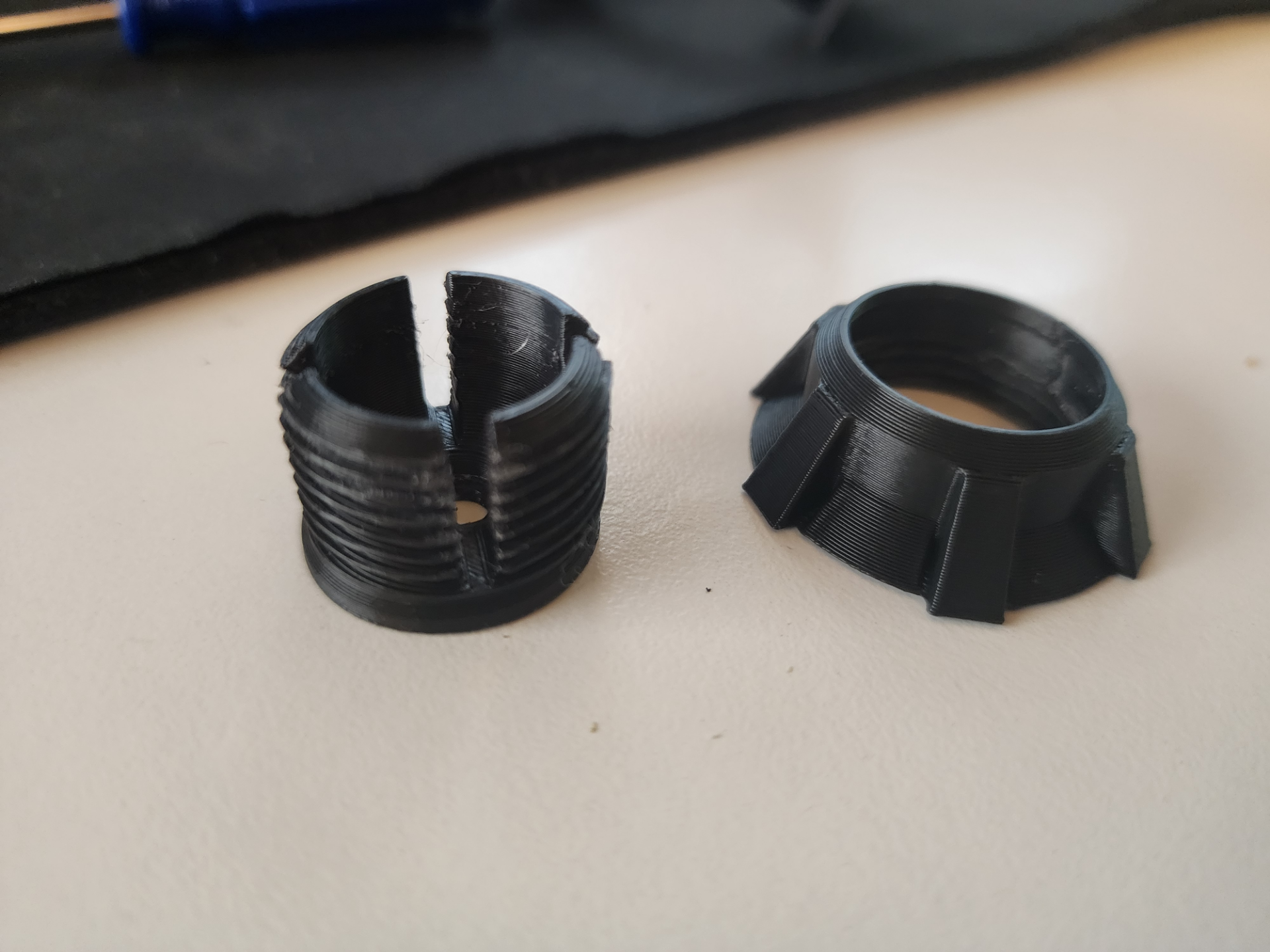 Ball socket with locking nut