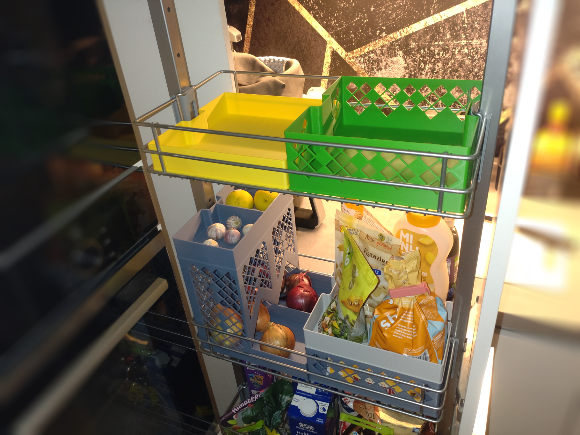 Organize your Pull Out Larder