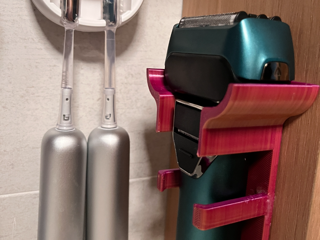 Reverse shaver holder