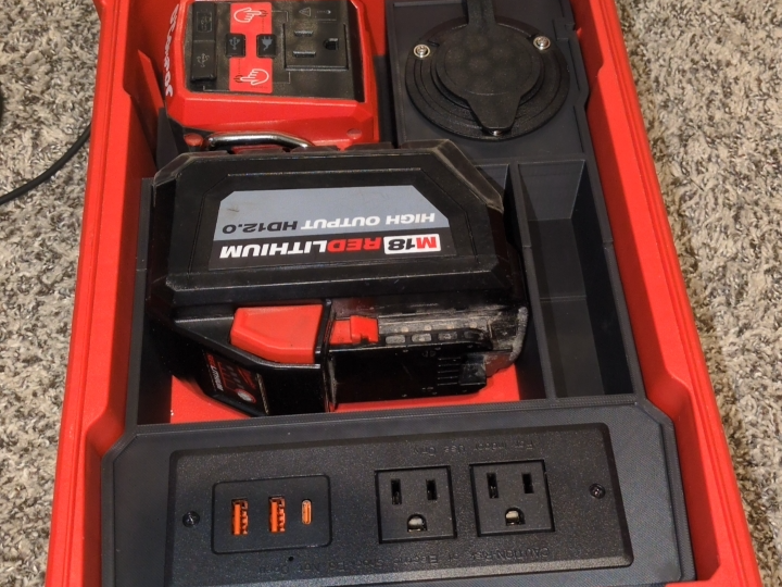 M18 Topoff Packout Charger/Storage Box