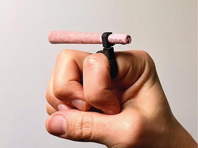 Anillo sujeta cigarrillo o porro