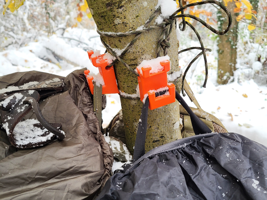 Backpack Hanger - Outdoor / for Tree