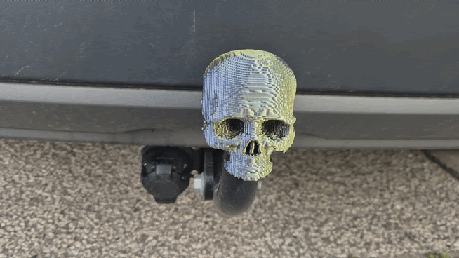 8bit Skull Hitch ball cover