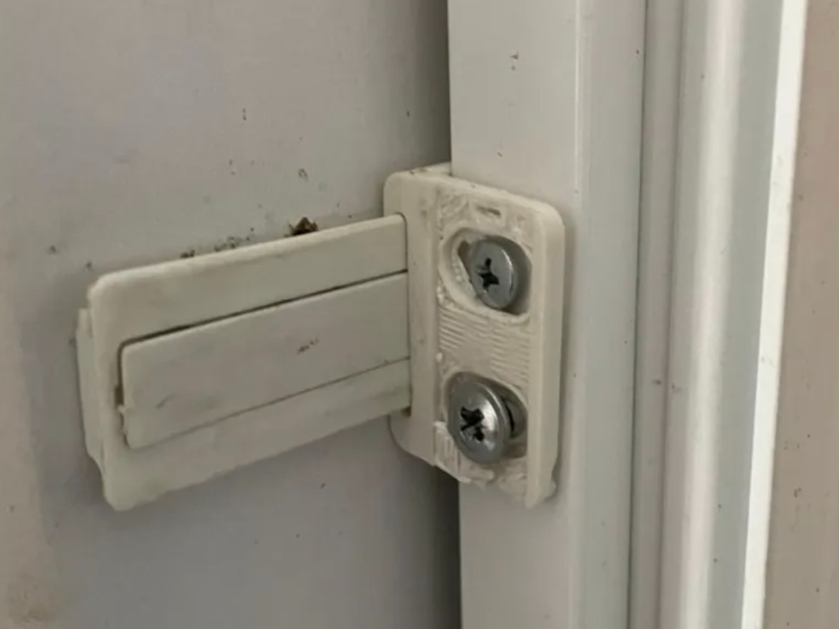 Gleiter für Kühlschrank - Schleppscharnier