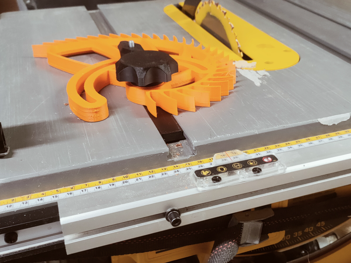 Rotating Spiral Featherboard –  Table Saw & Router