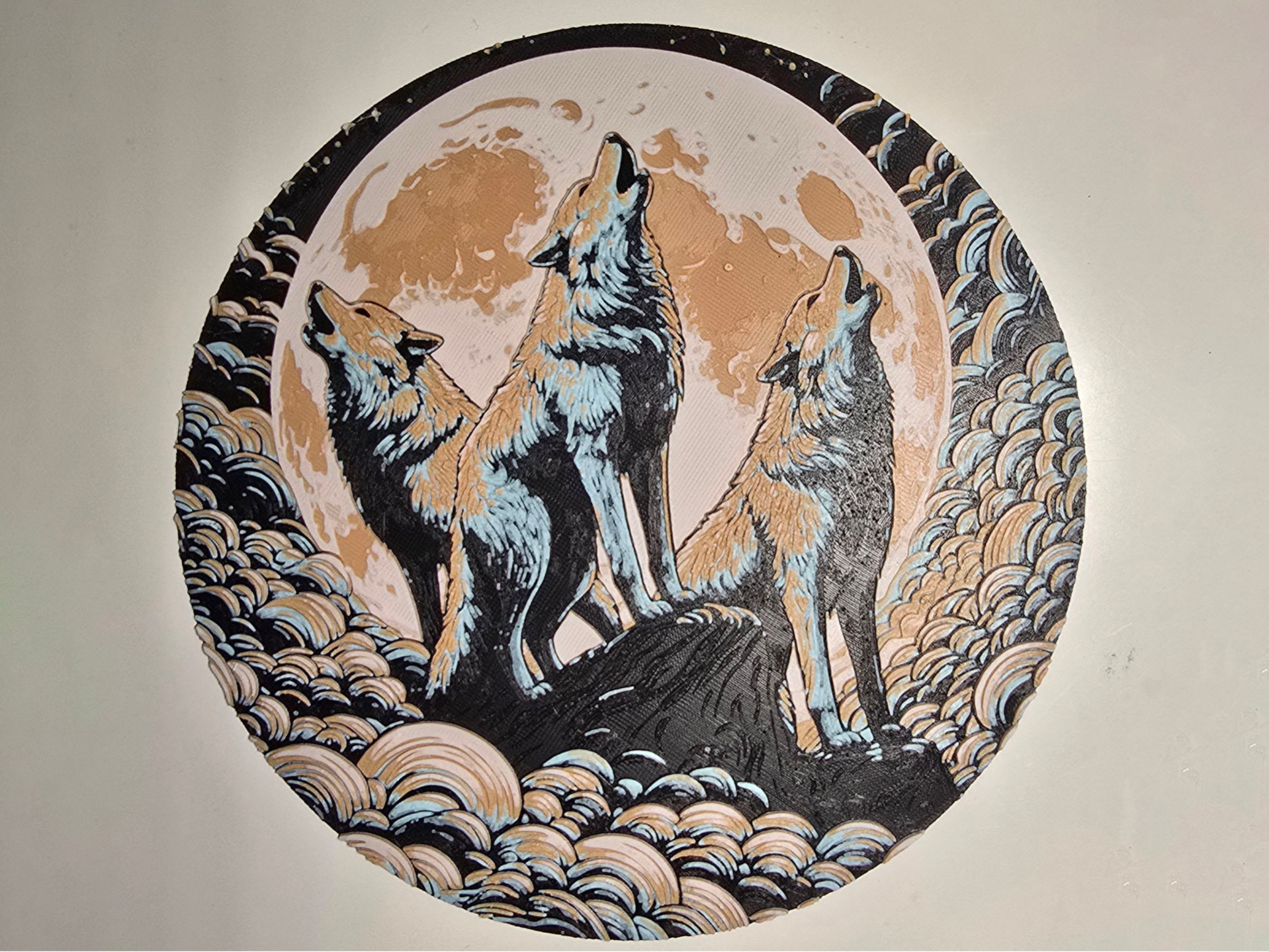 3 Wolves Howling at the Moon - Hueforge