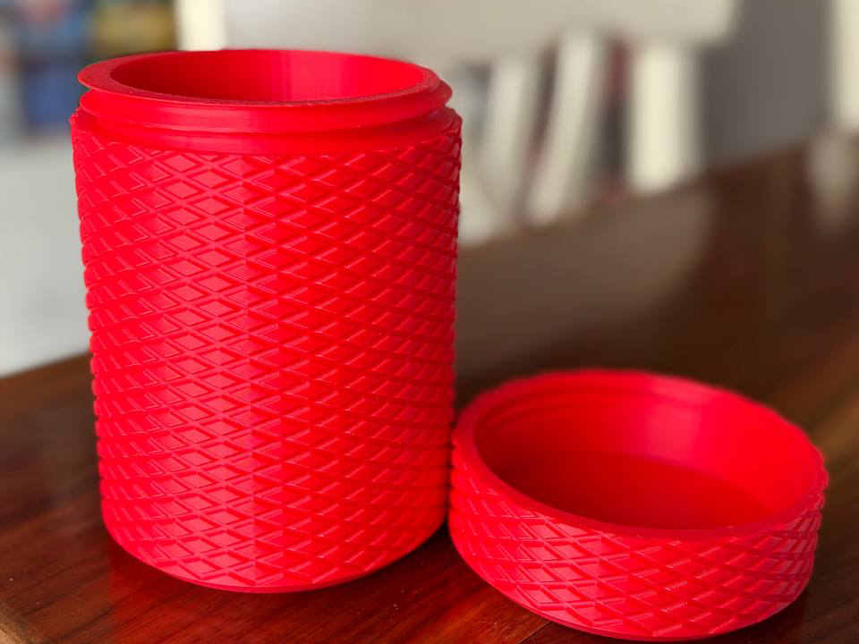 Knurled Container with Lid