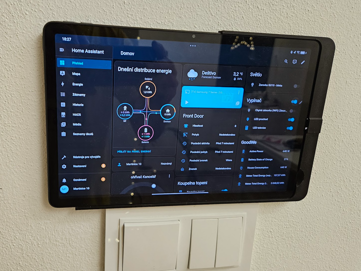 Lenovo Tab M11  Tablet_Wall-mount