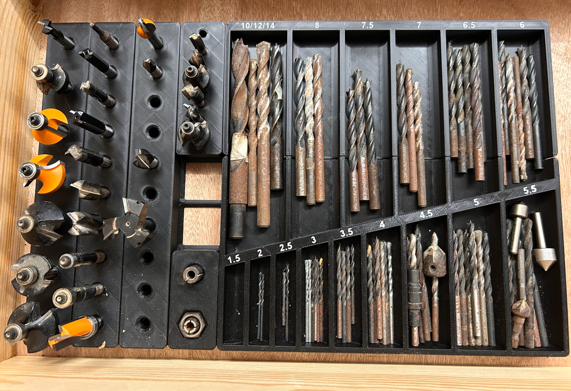 Drills & Router Bits storage (36x36 grid)