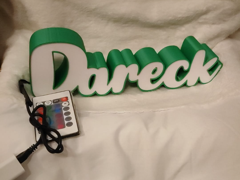 Nombre Dareck Caja hueca