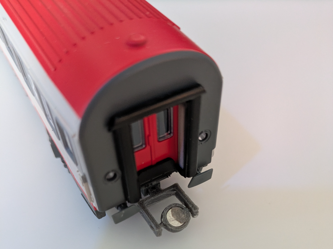 Magnetic NEM couplings