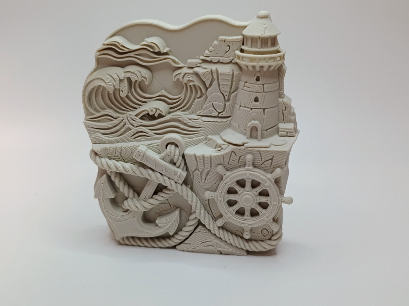 Maritimes Kuestenmotiv mit Leuchtturmromantik