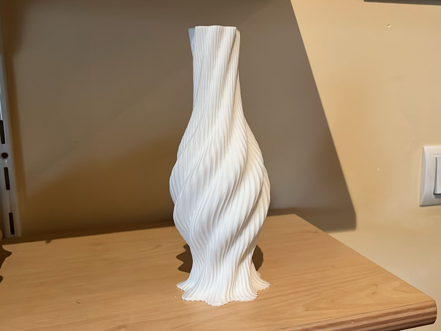 Vase with spiral pattern (Waterproof)