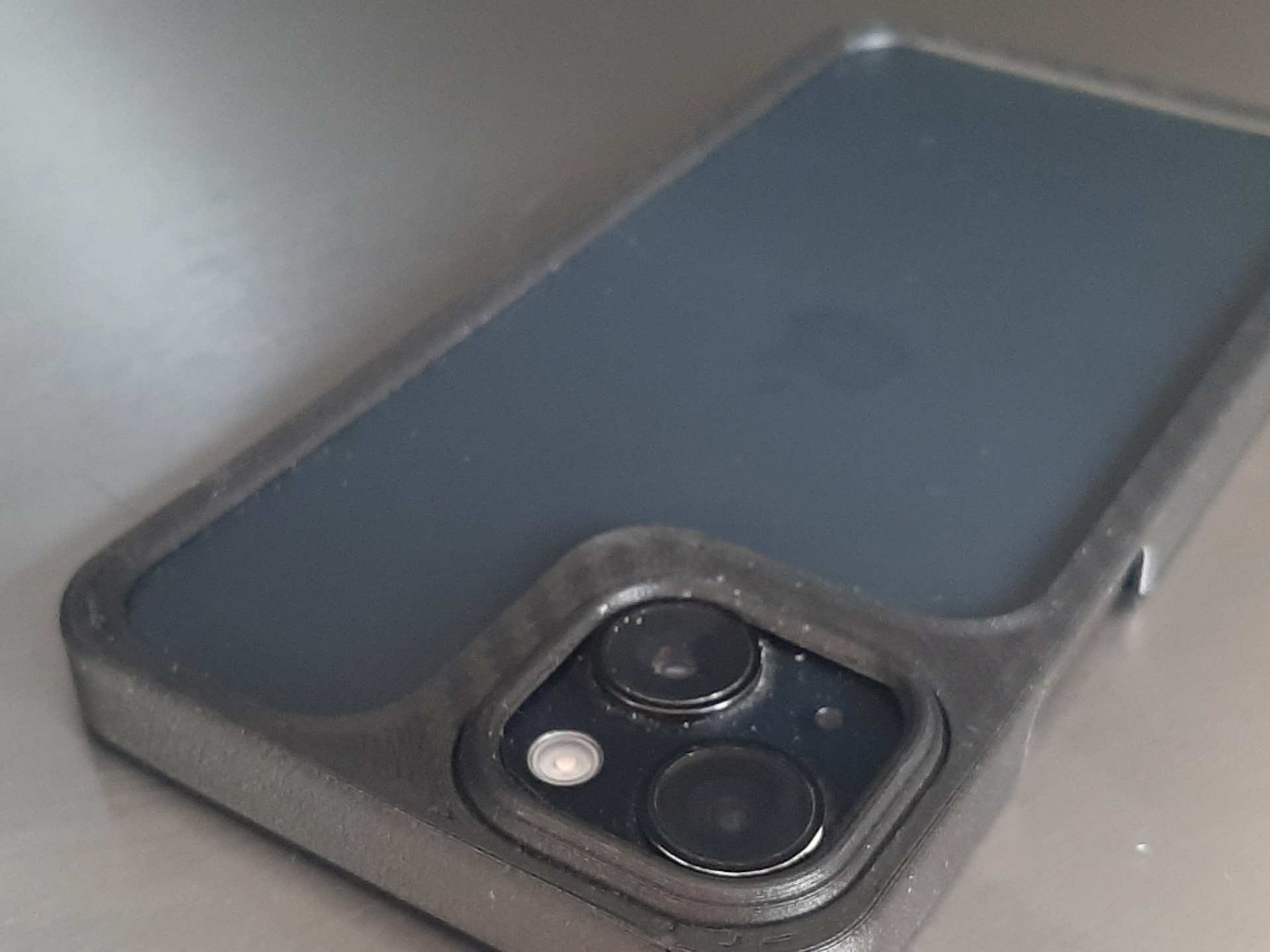 Apple iPhone 15 & 14 Carbon Hard frame case cover
