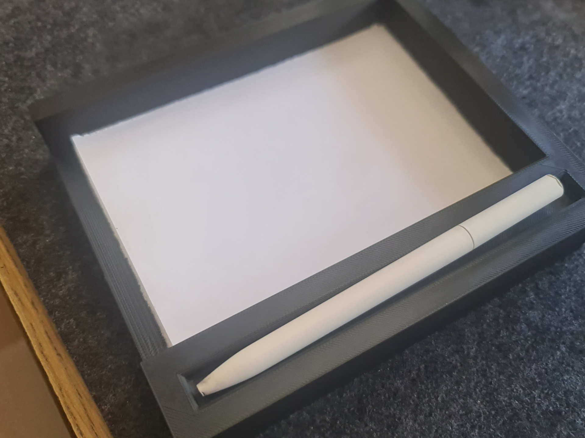 Desk organizer-vertical