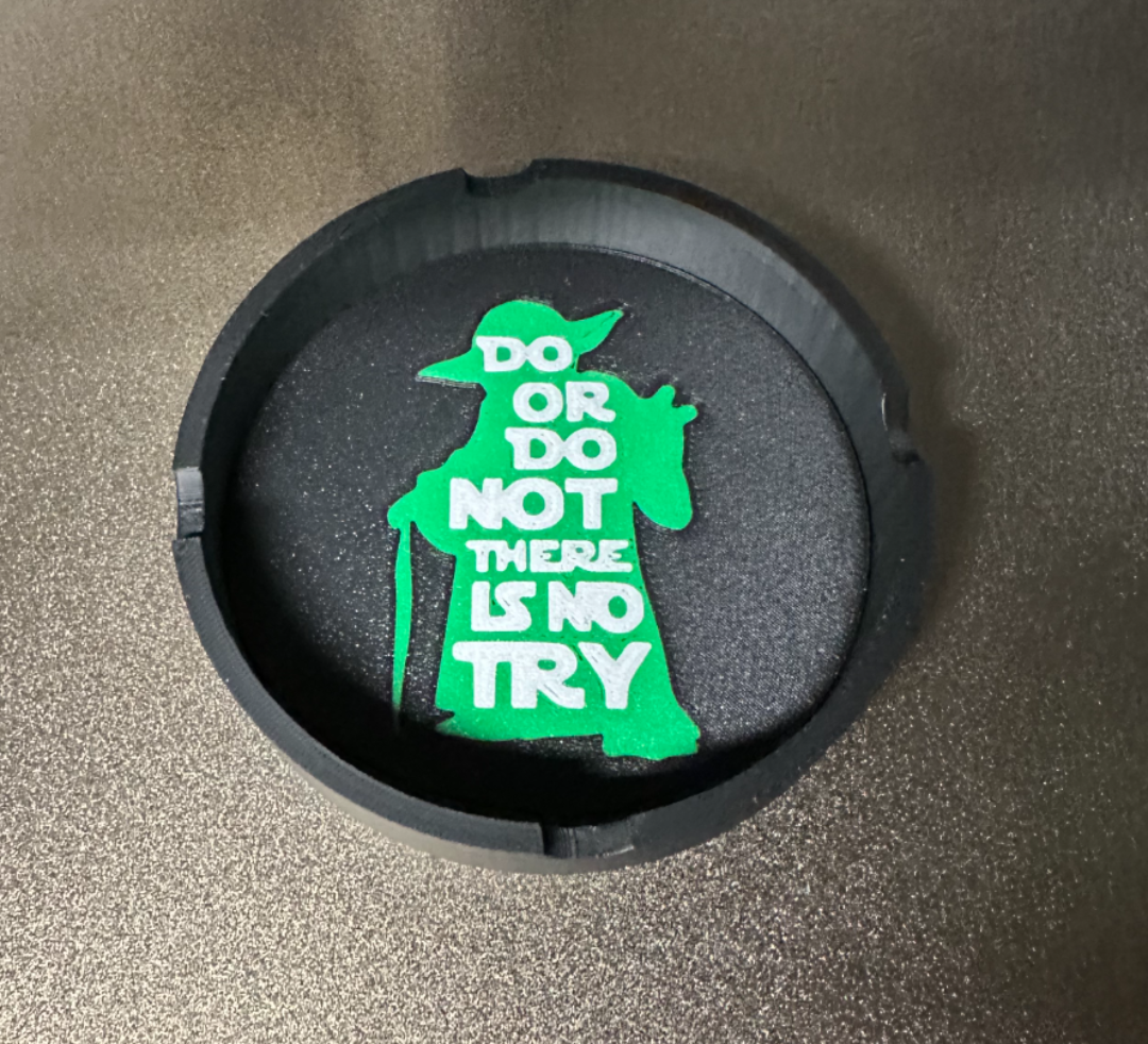 Removable base ash tray, Yoda