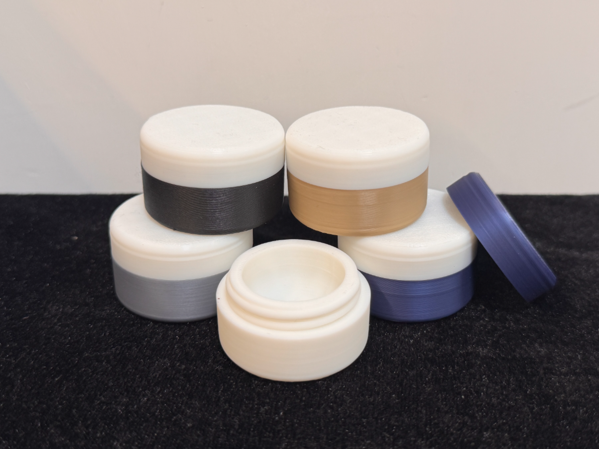 Sturdy Rounded bottom Cream Travel Container