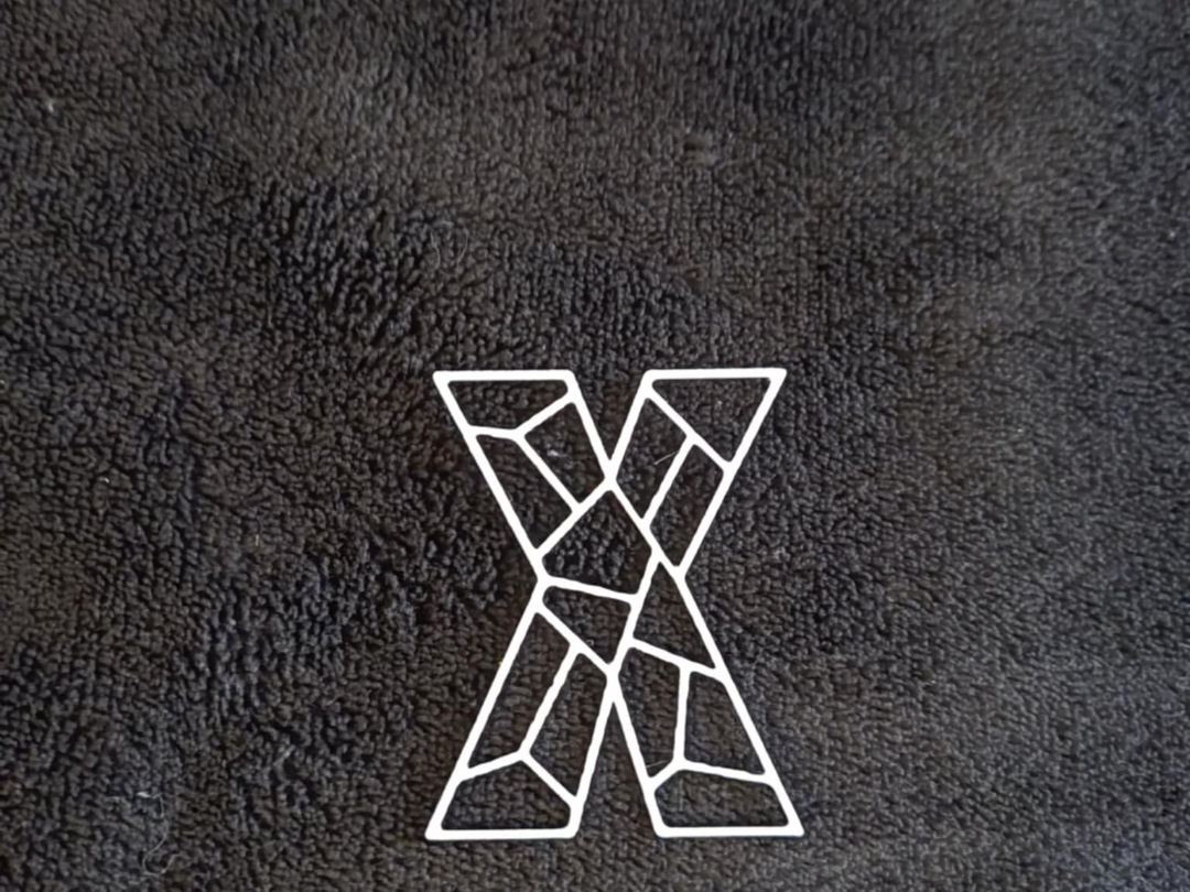 Geometric X letter