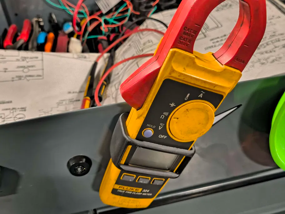 Fluke 323/324 magnetic holder