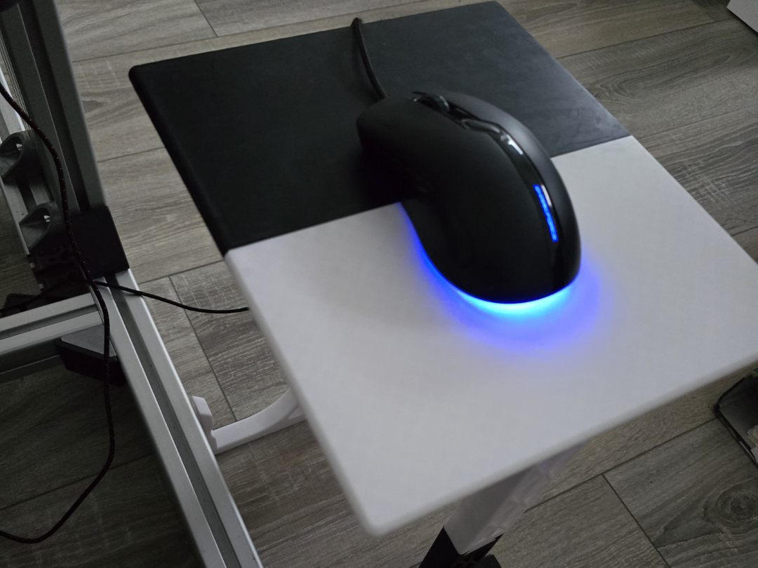Small Table / Mouseholder for Simrig