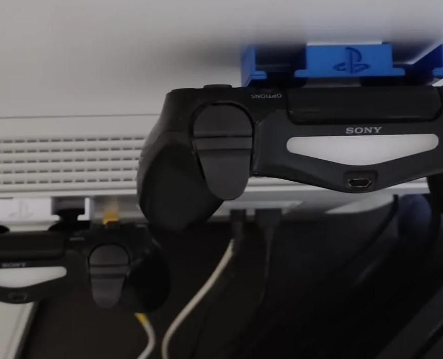 PS4/PS5 contoller wall mount