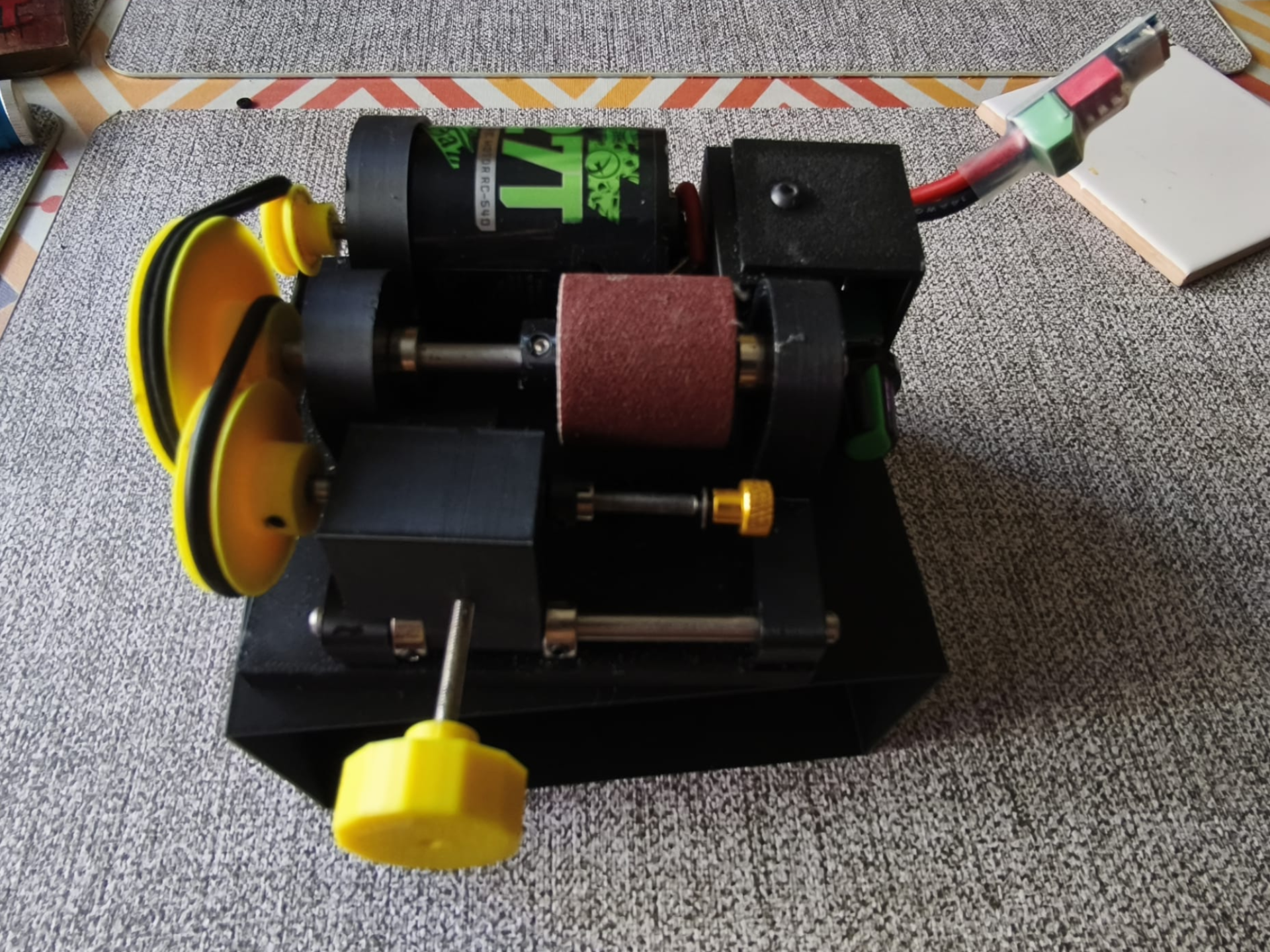 USB-C powered 1/28 scale tire truer
