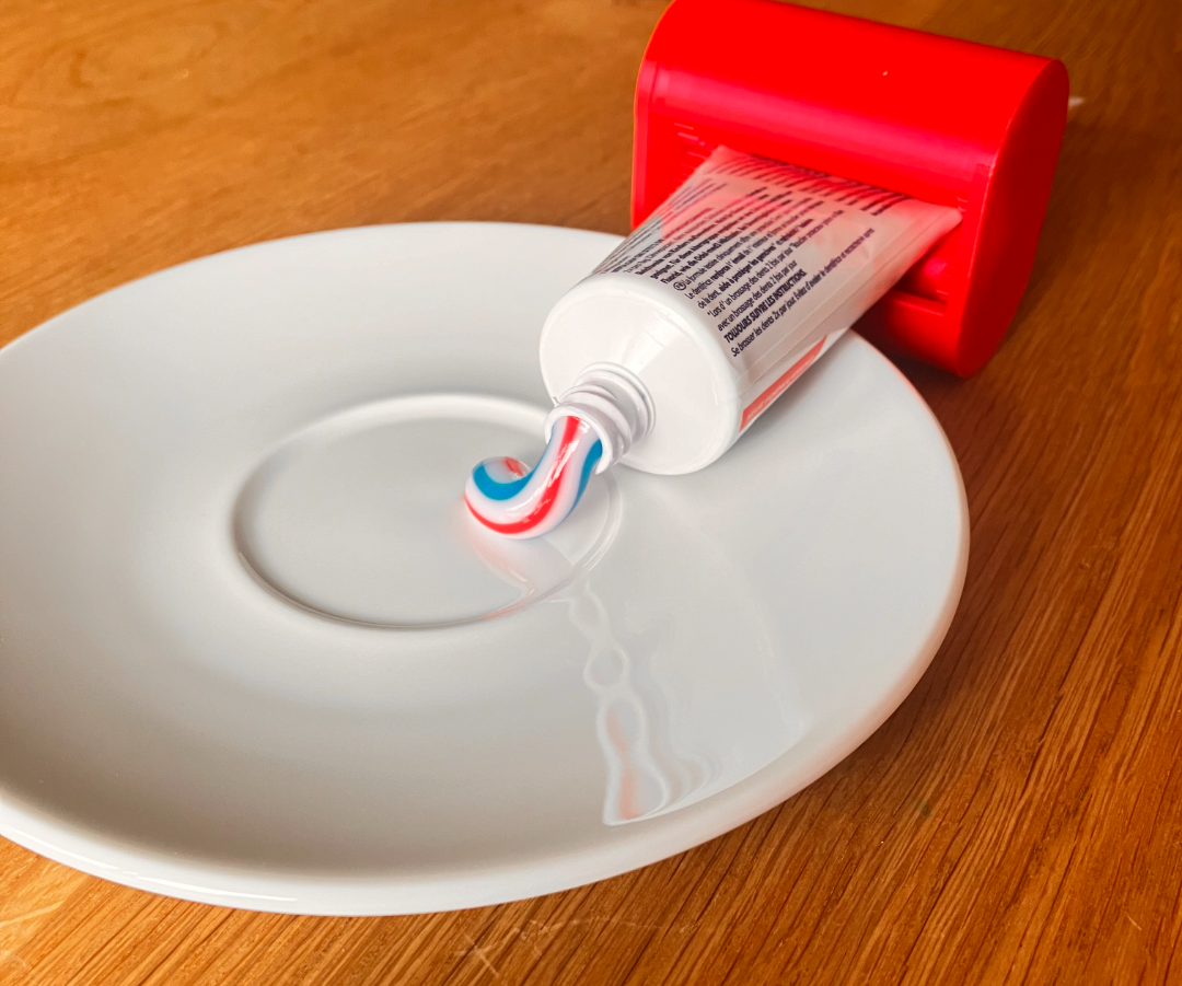 toothpaste squeezer