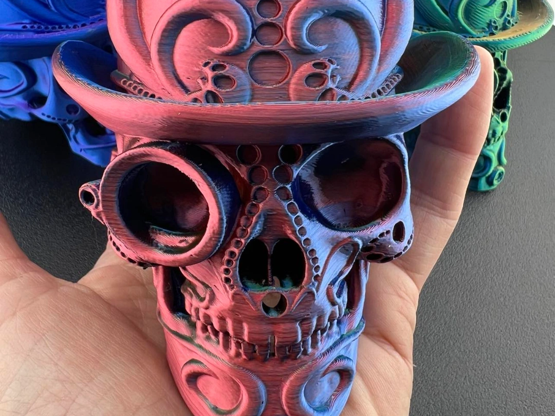 Distinguished Gentleman Skull with monocle/no mono