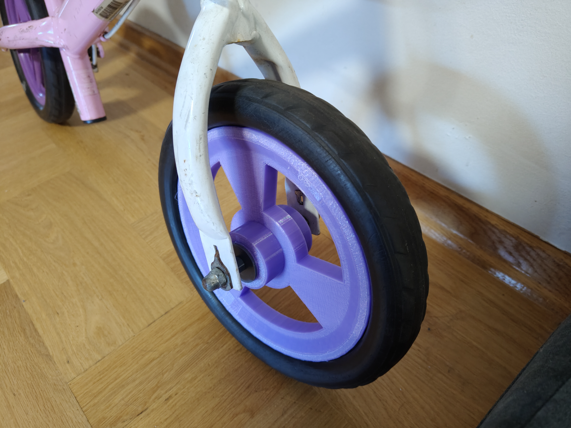 Balance bike wheel substitute front