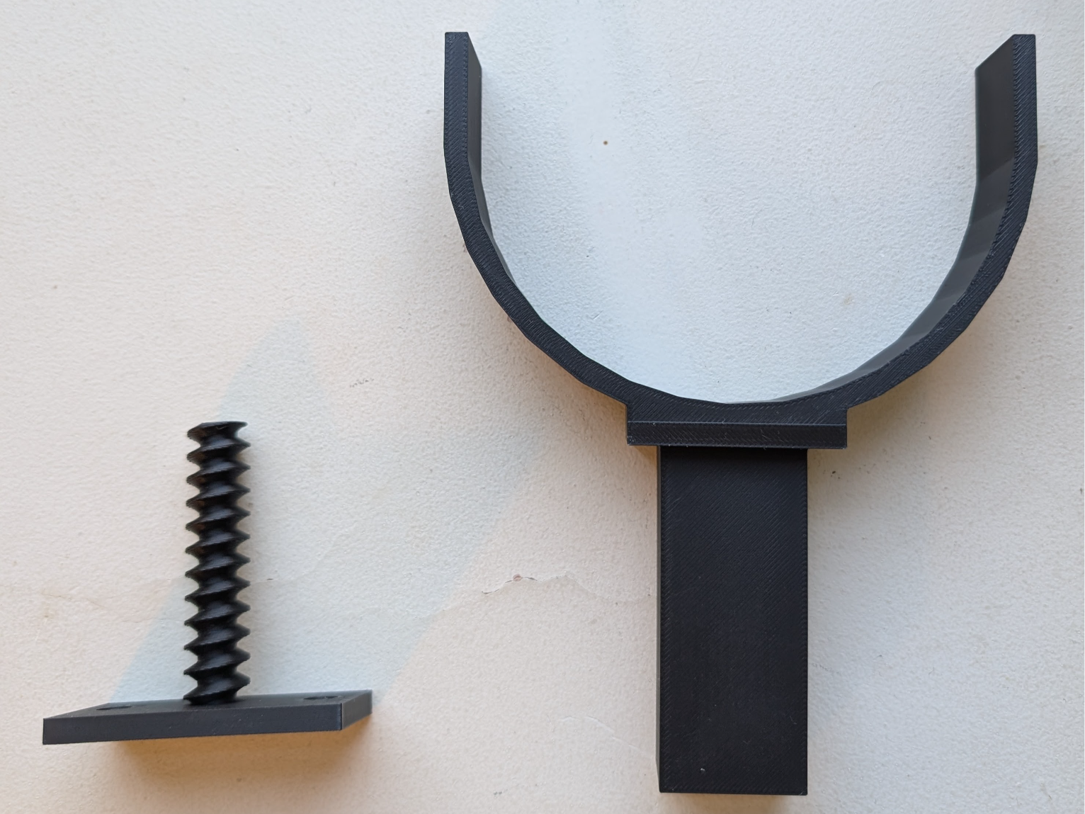 Adjustable height 110mm Pipe holder