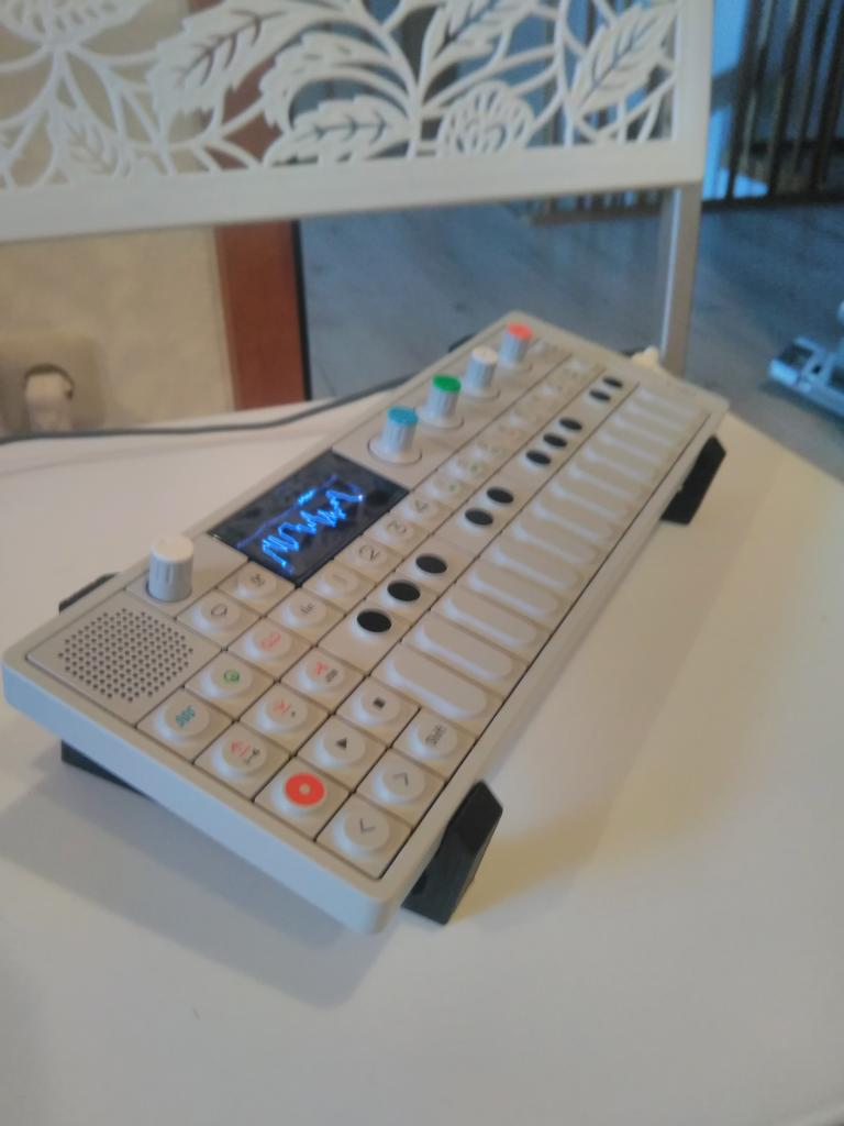 OP-1 Stand (15 degrees)
