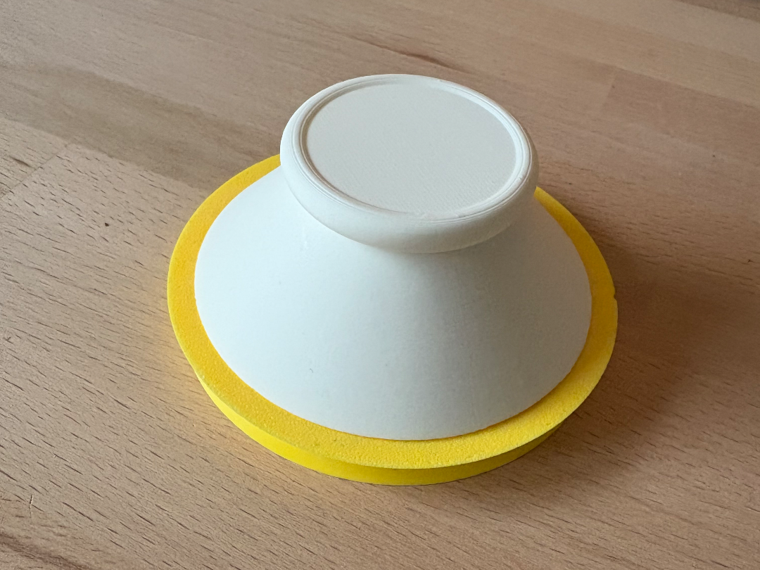 Rounded ice scraper