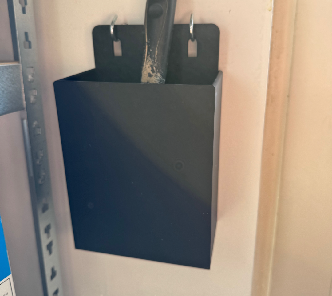Large litter box scoop holder