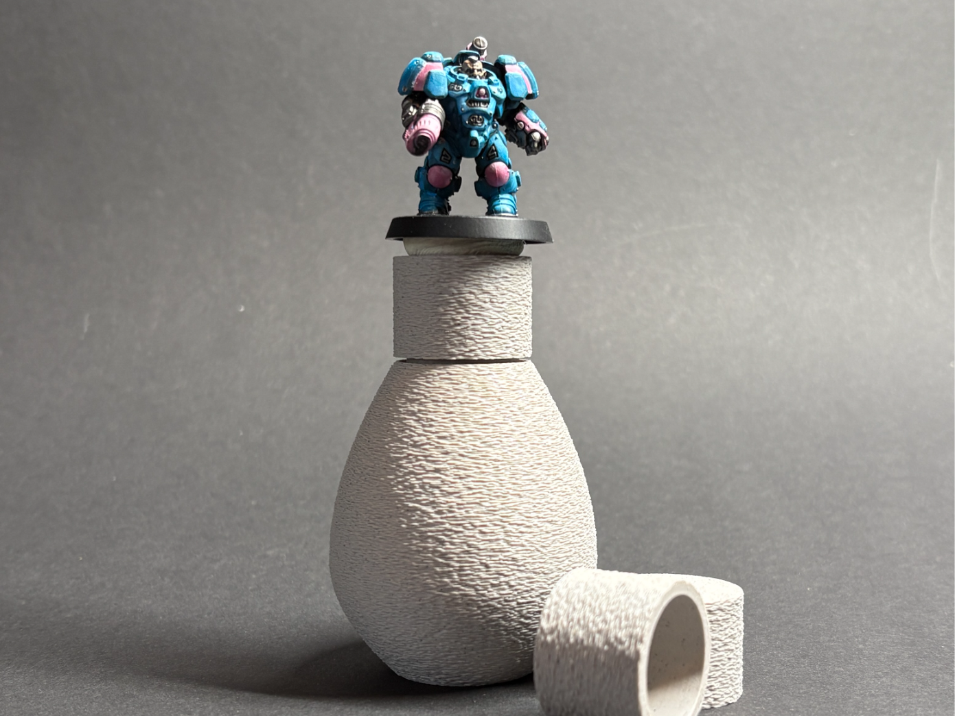 The egg - paint handle