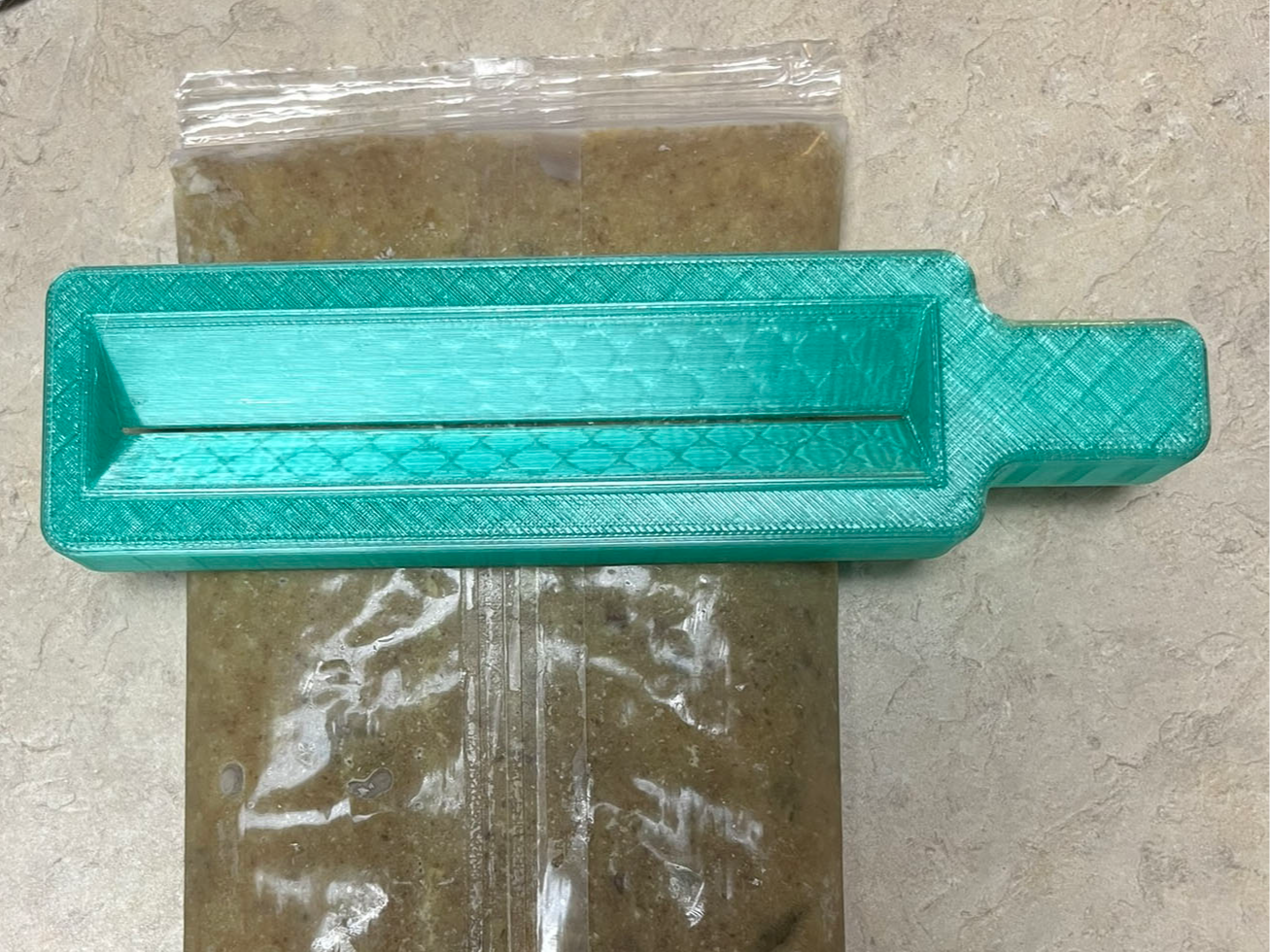 Dog Food Bag Squeeze (Farmers Dog)