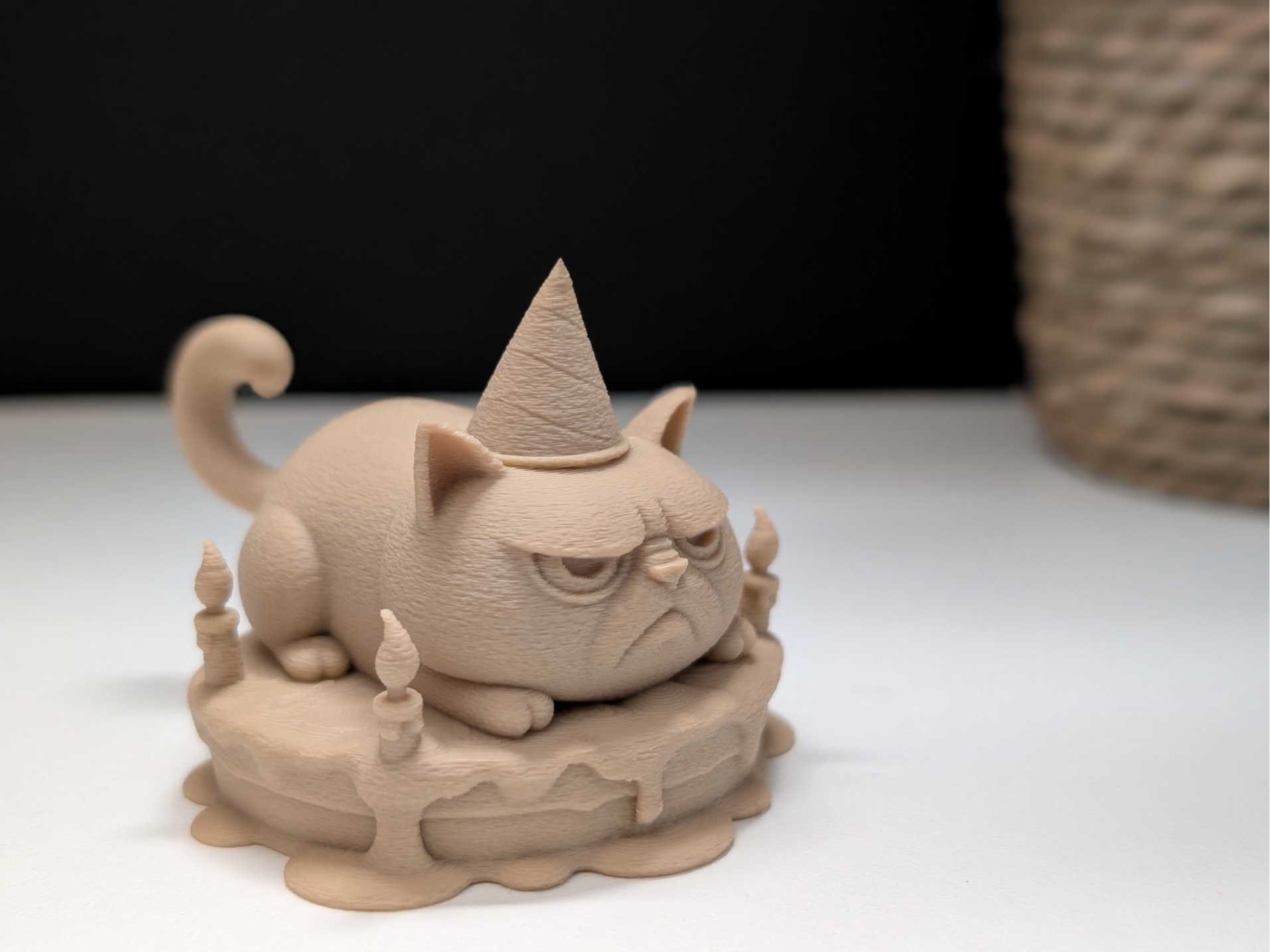 Grumpy Cat on a Cake