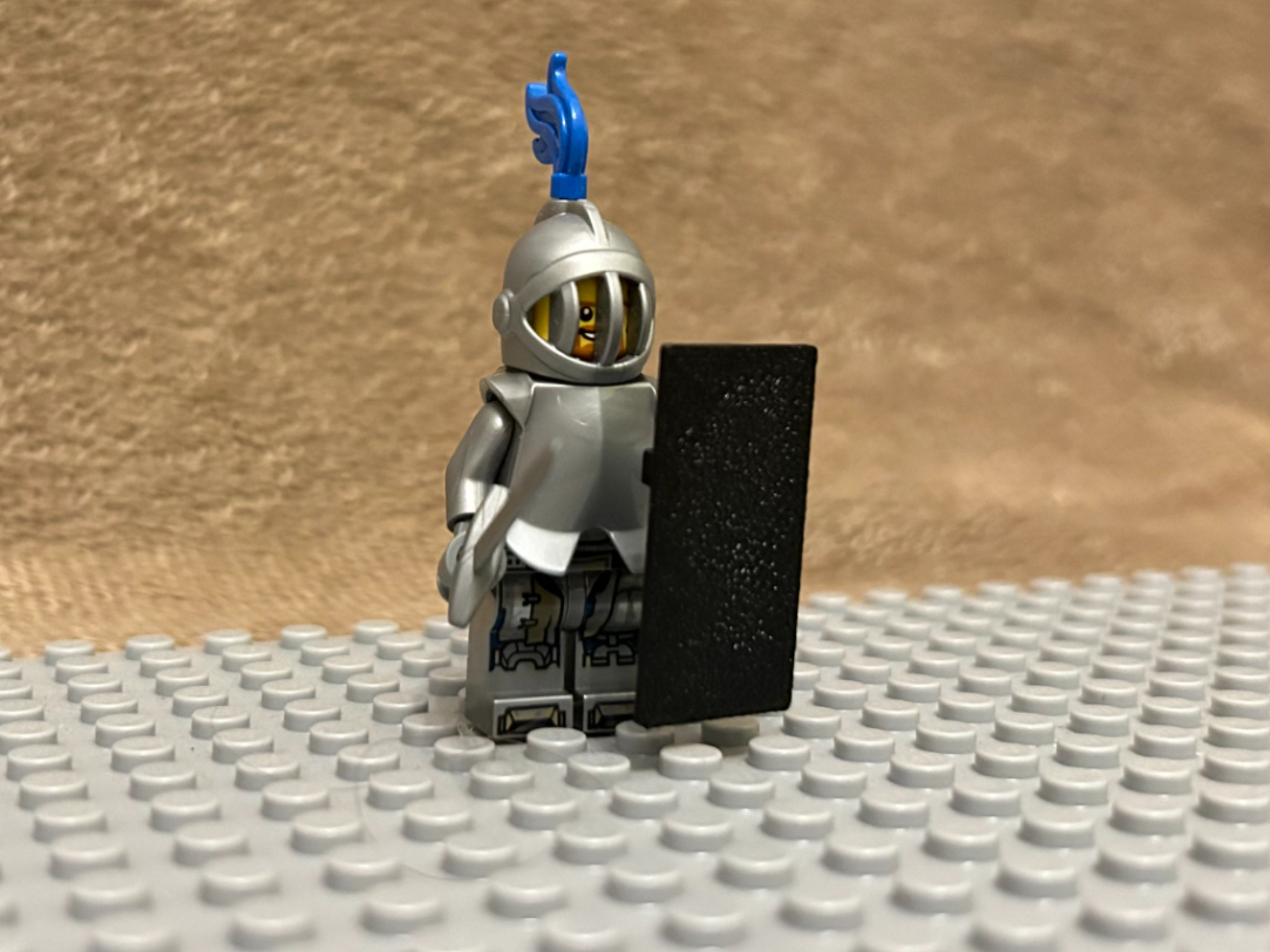 Minifigure Shield Brick