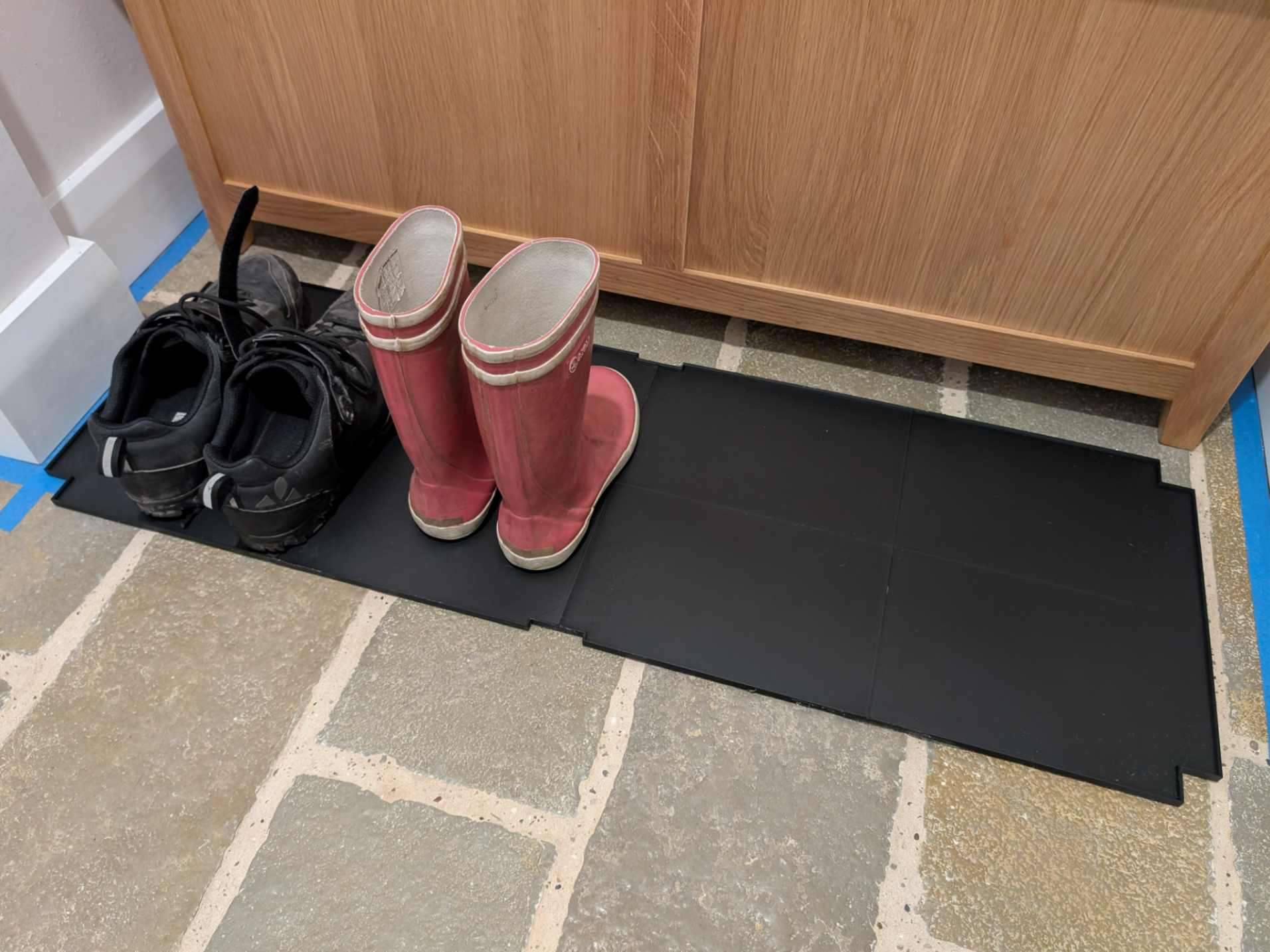 Interlocking modular mat for shoes, or anything