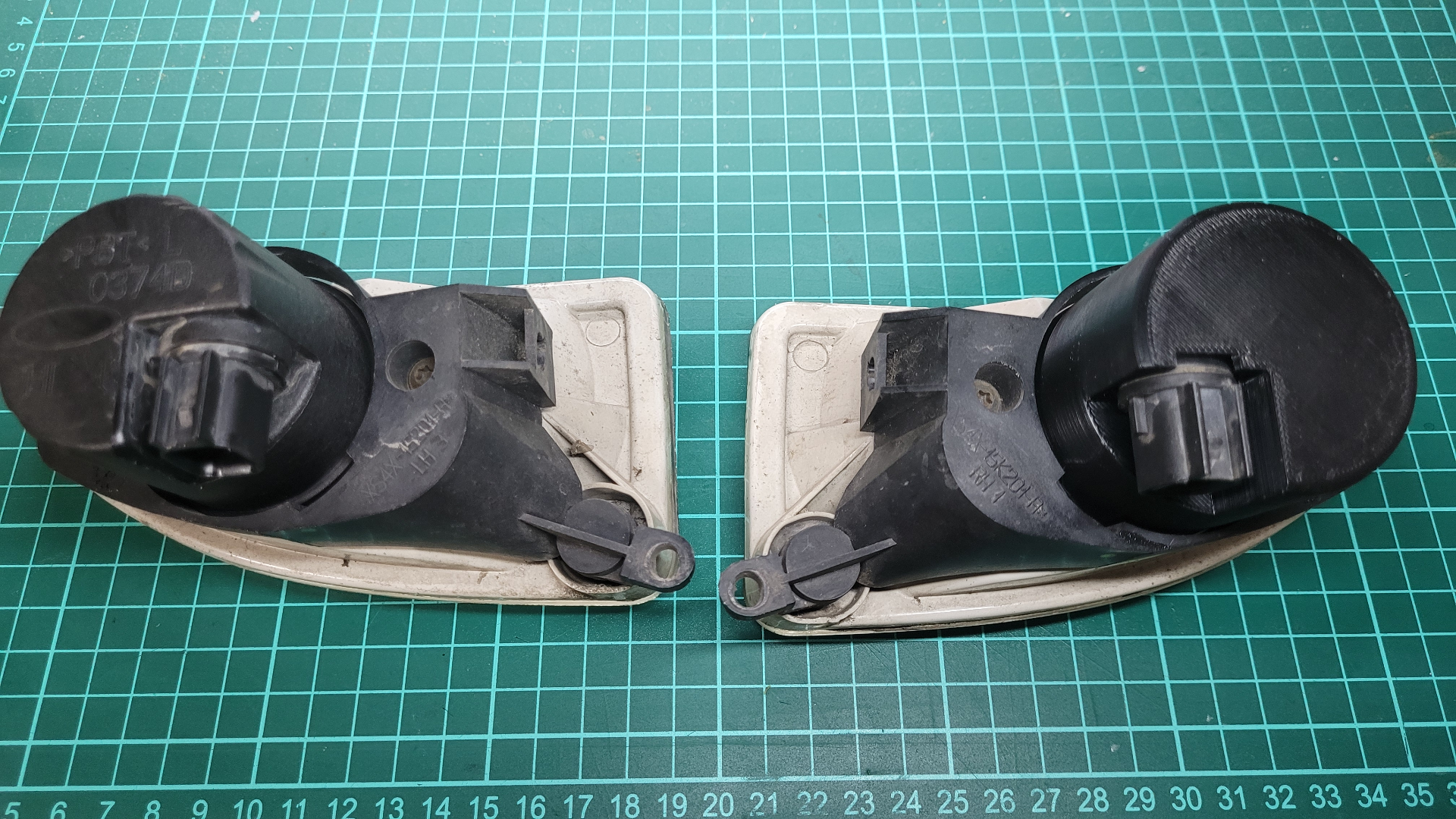 Fog light cover Right Ford Focus Mk1