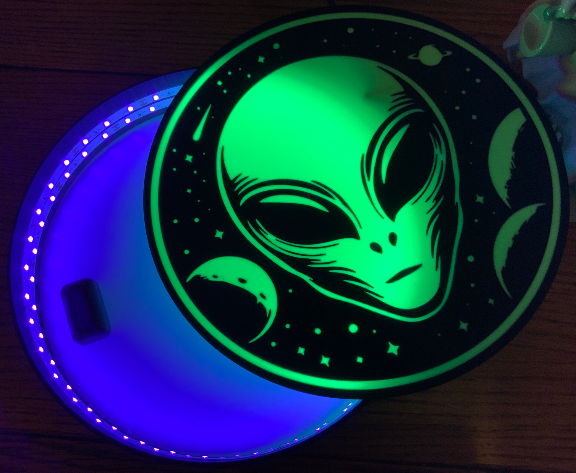 Glowing Alien Ultraviolet Lightbox