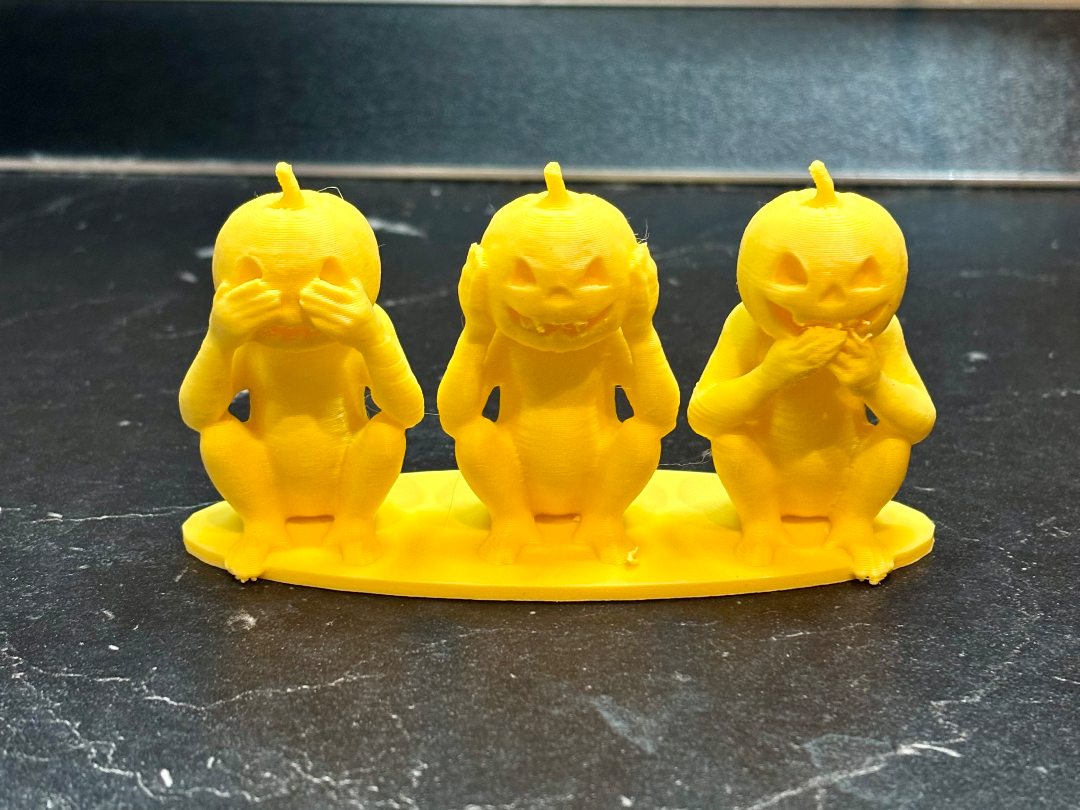 3 mokey pumpkins