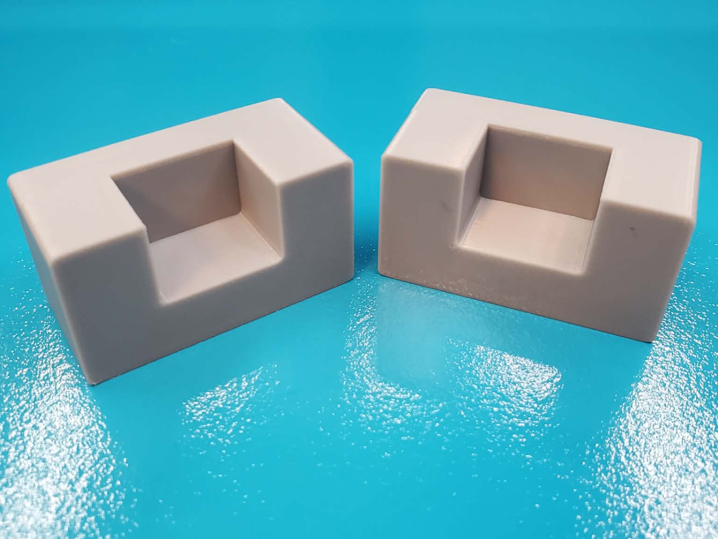 Simple XMaxx battery spacers for Zee 9000mah lipos