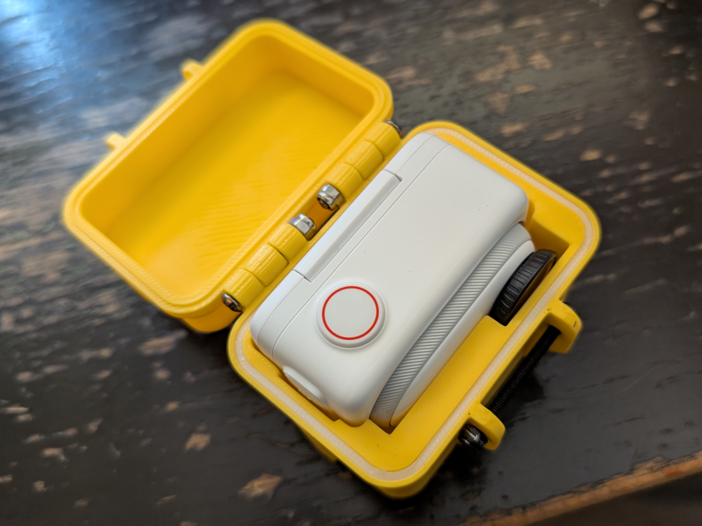 Insta360 Go3s Rugged Box Remix