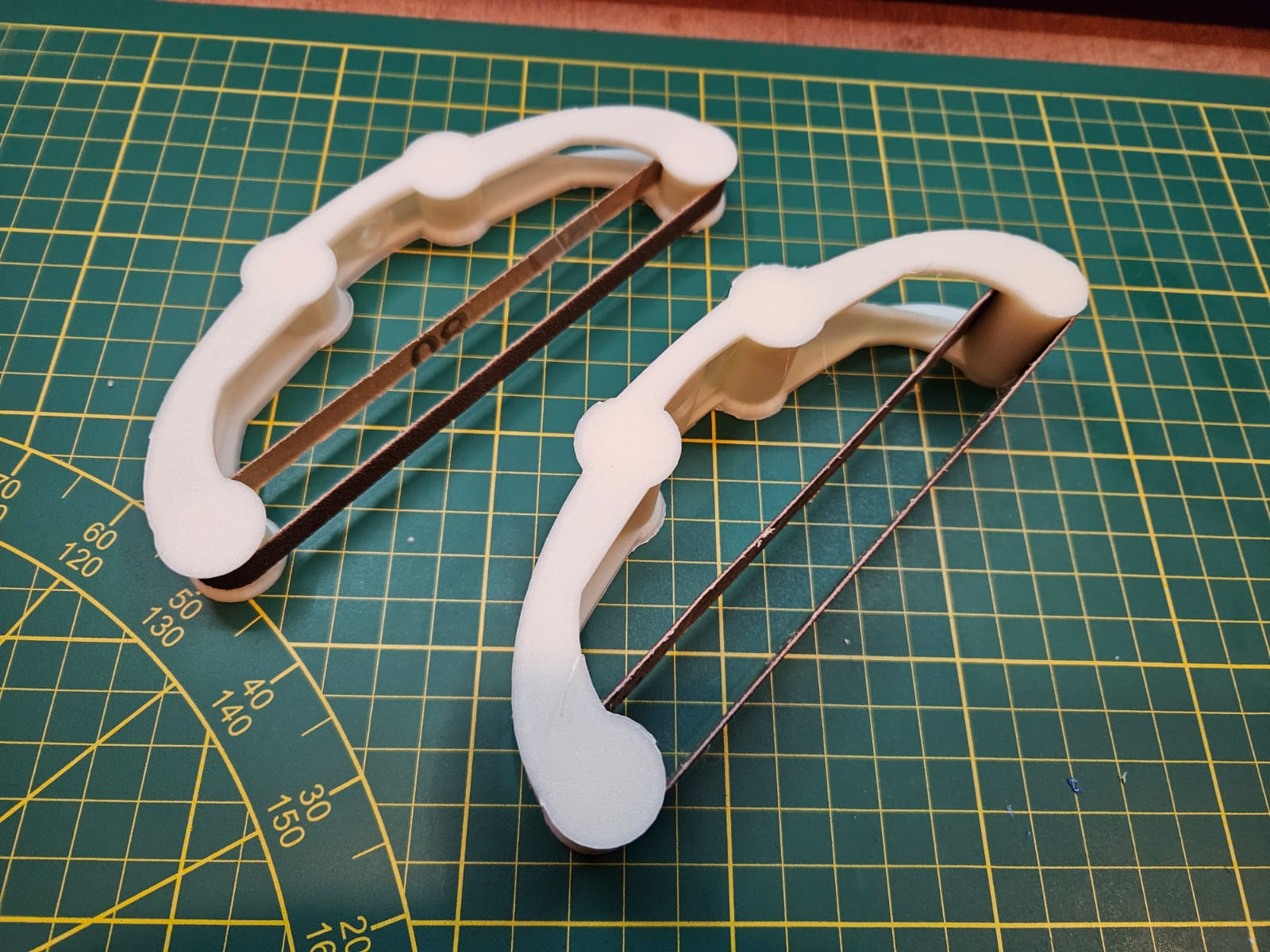 Sanding bows for 10mm and 25mm sanding belt