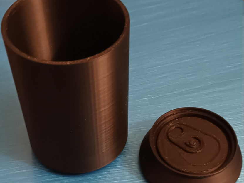 Soda can container