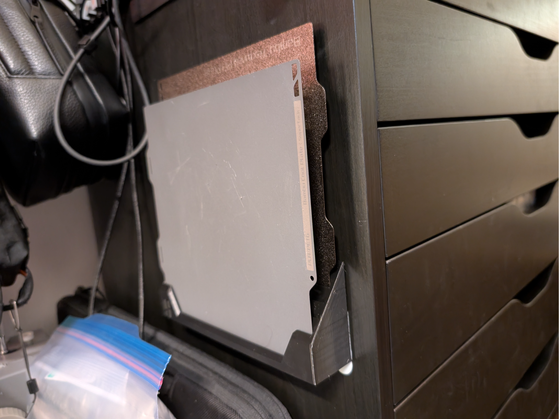 Bambu Lab A1 Mini Plate Holder - Wall Mountable