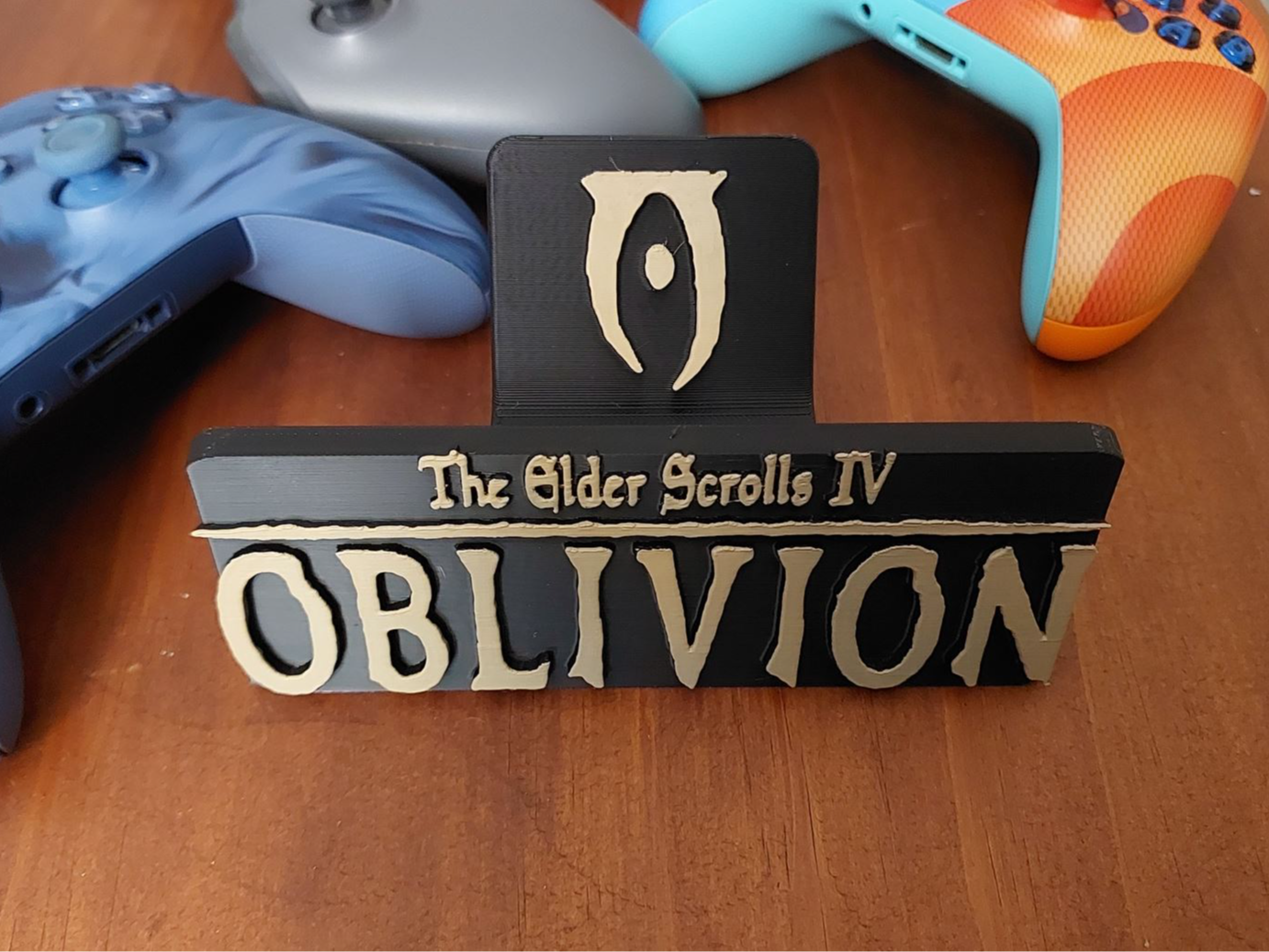 Elder scrolls xbox controller holder-NO AMS NEEDED