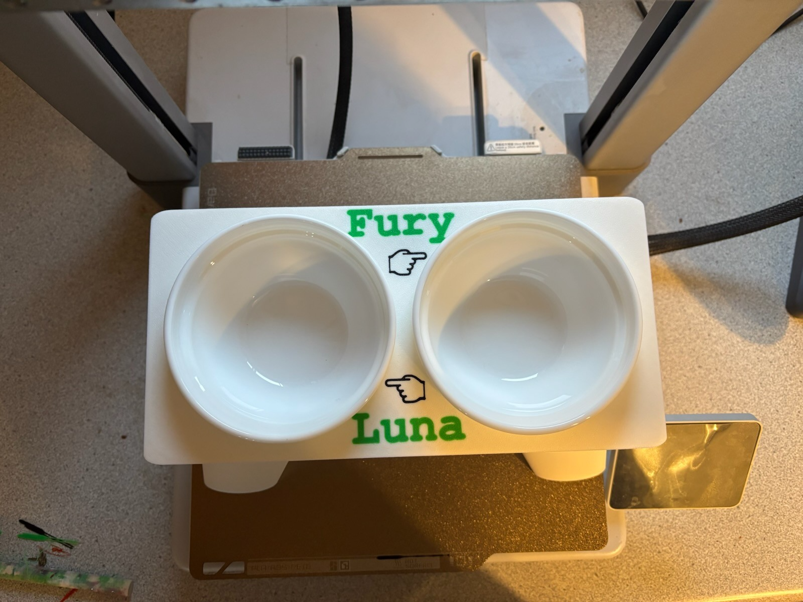 Elevated food bowls