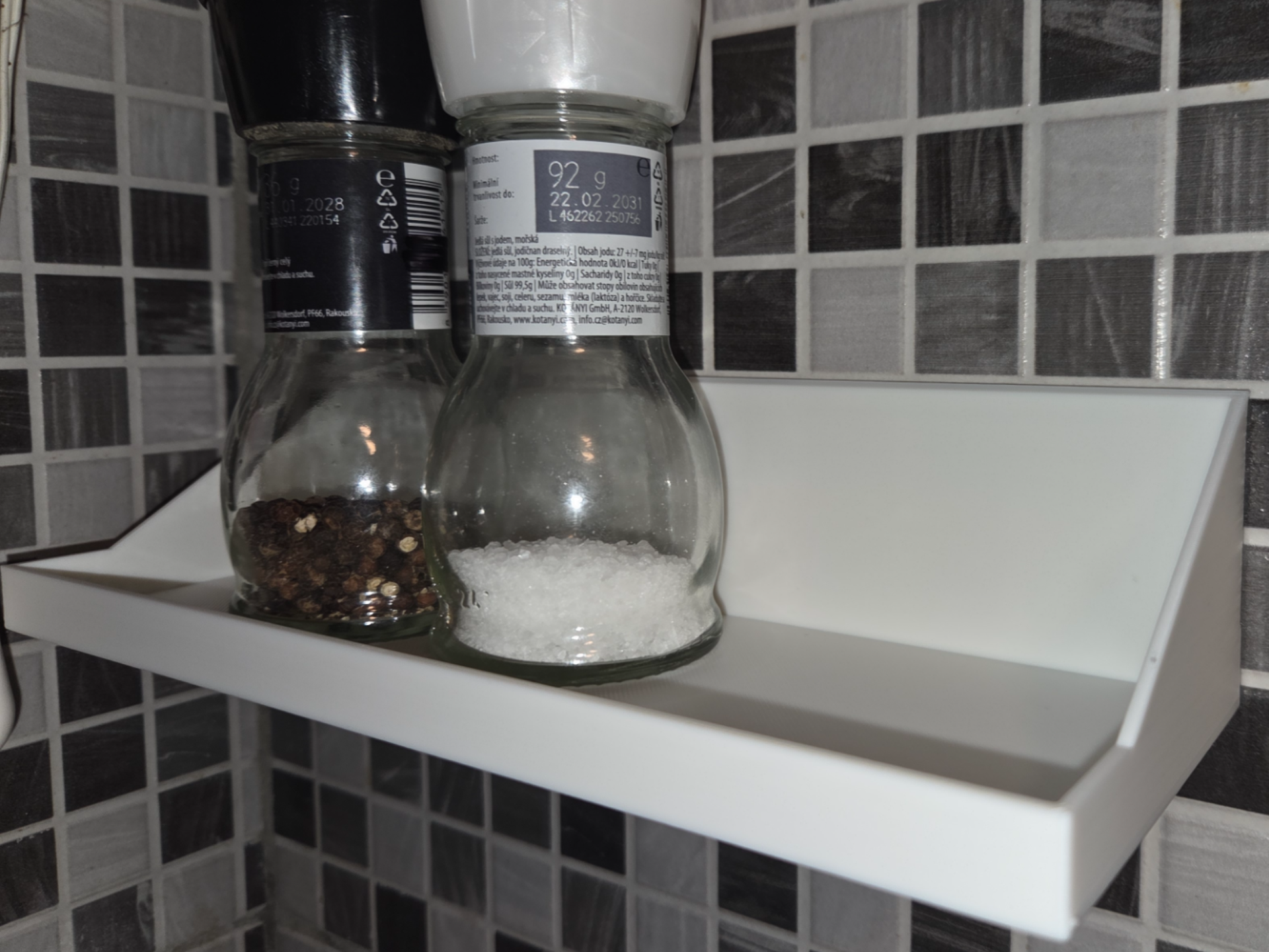 Wall shelf